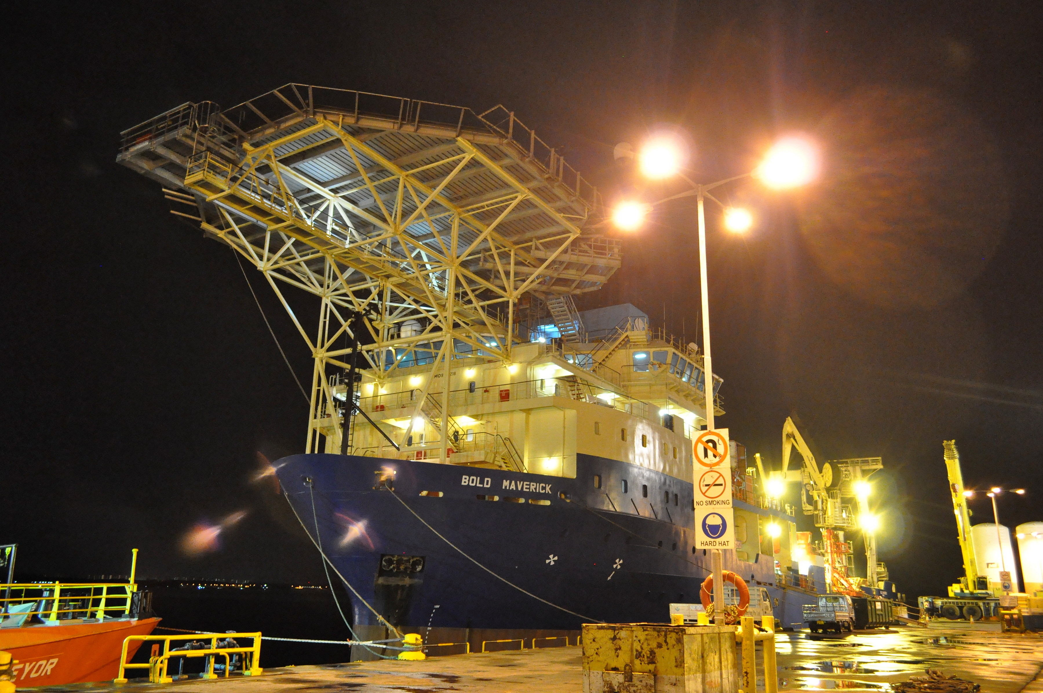 BOLD MAVERICK AT PORT