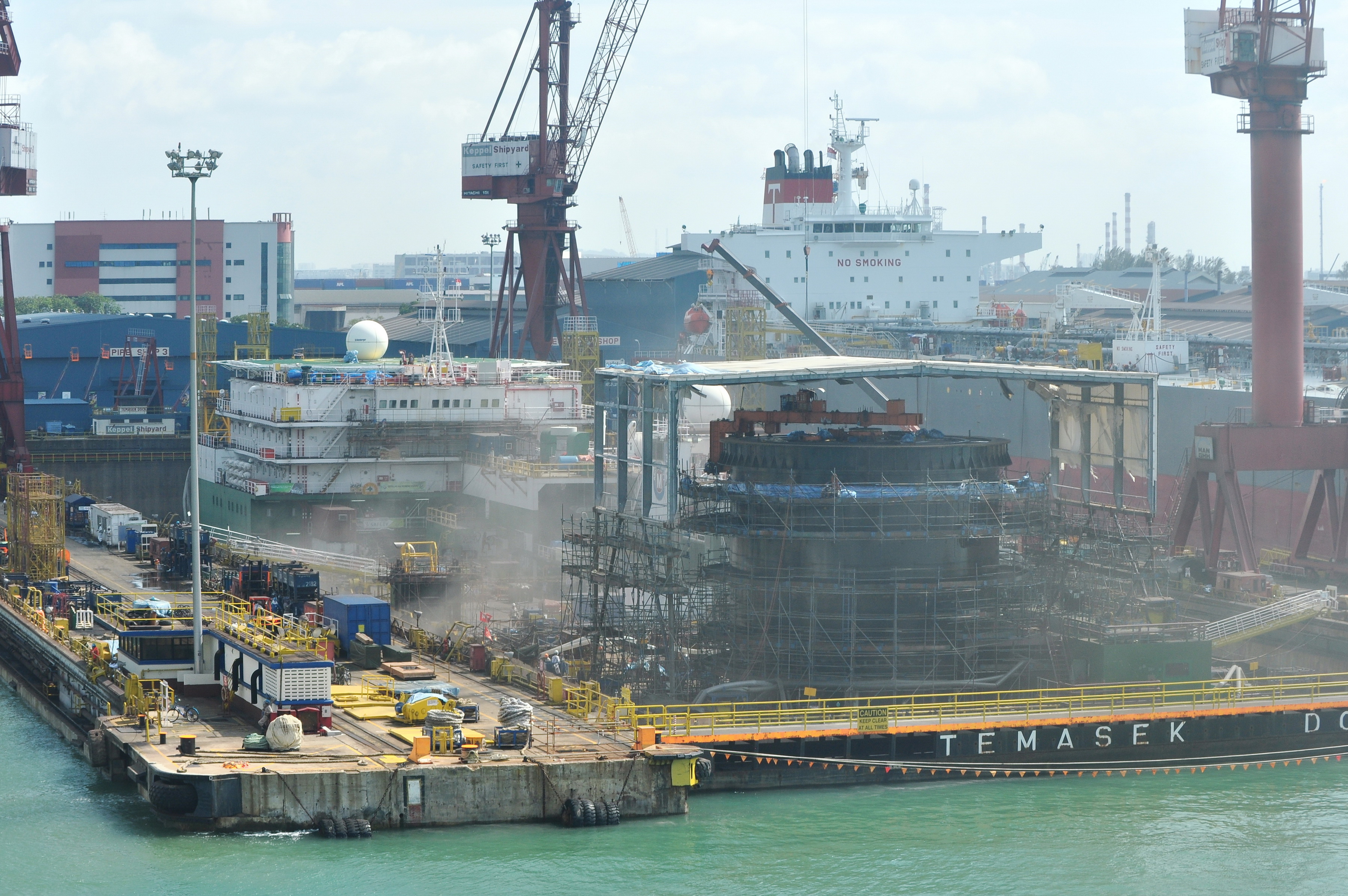 MCDERMOTT DERRICK BARGE NO. 32